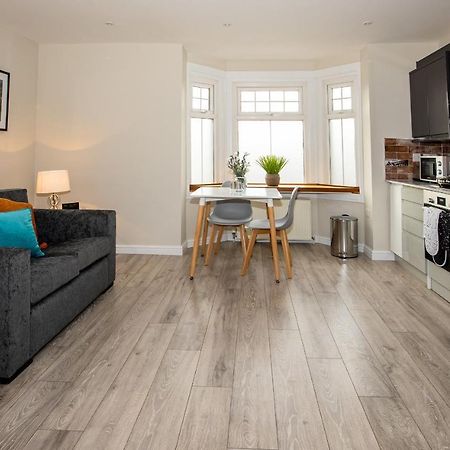 Bright And Luxurious Flat In The Heart Of Reading Exterior foto